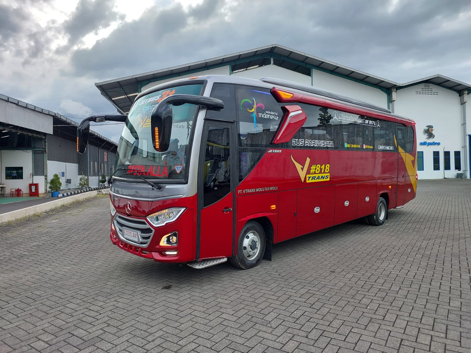 v818 Trans - Bus Medium OF917 Long 39/41 Seat