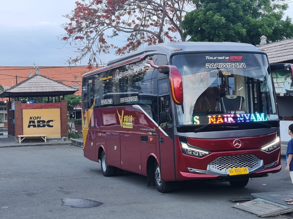 Cara Sewa Bus Medium Executive untuk Liburan di V818 Trans